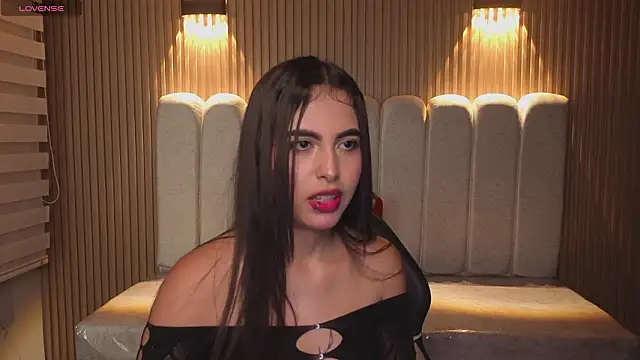 Perla lovely  online show from February 6, 1:14 pm