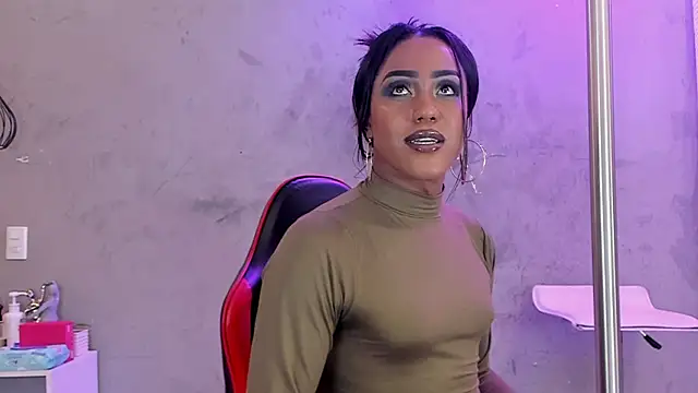 naomi  blair online show from June 14, 3:08 am