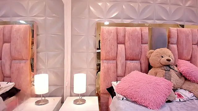 Paris Velvet online show from May 20, 10:29 pm