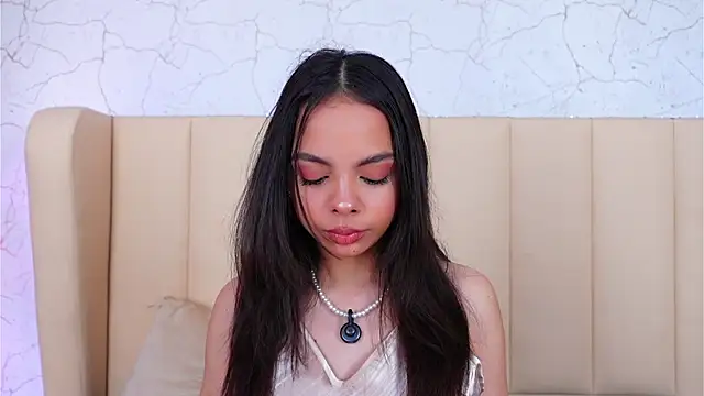BambiRoses online show from May 18, 5:57 am