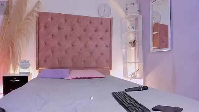 Lia Passion online show from March 27, 8:20 pm