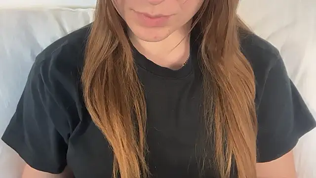 Lucyschickt online show from June 13, 5:10 pm