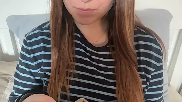 Lucyschickt online show from June 8, 5:41 am