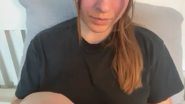 Lucyschickt online show from June 11, 2:14 pm