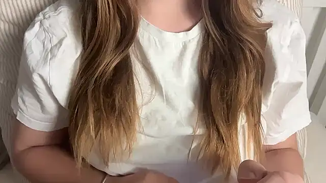 Lucyschickt online show from July 17, 8:12 pm