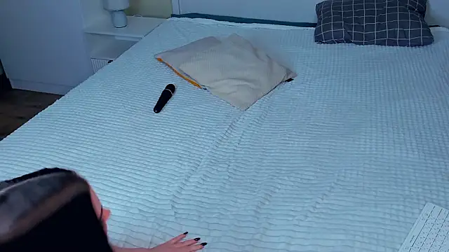 CrissyKales online show from February 6, 6:22 pm