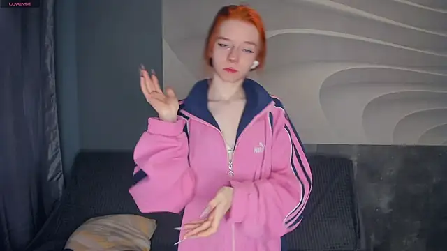 TarynPalek online show from April 30, 7:46 am