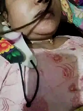 Nusrat Faria online show from February 15, 3:22 pm