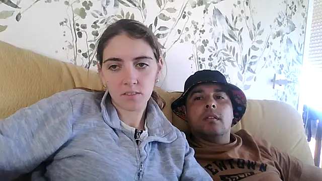 laparejaideal08 online show from April 4, 3:11 pm