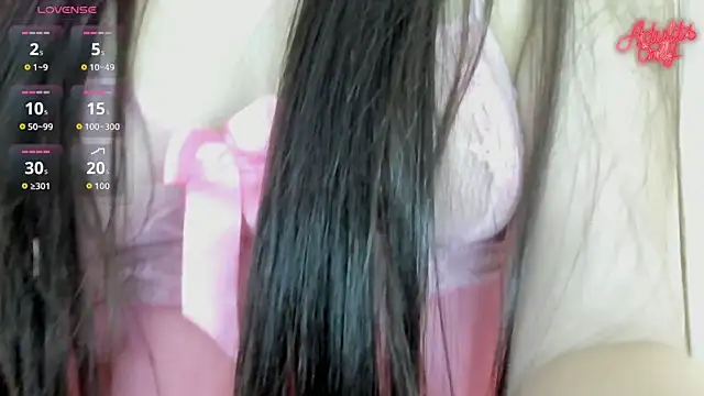 SamanthaHill  online show from May 25, 8:08 pm
