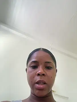 LIA PARKERR online show from May 25, 2:38 pm