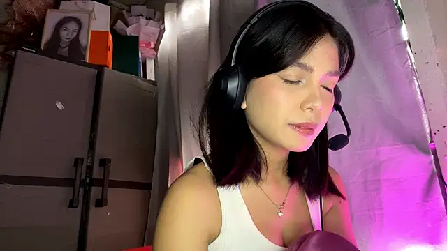 ConstancePorrini online show from February 20, 5:39 am