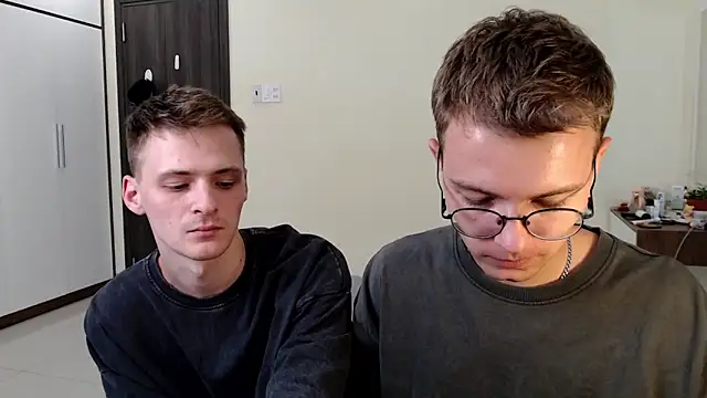 NikiKerryCum online show from April 19, 10:37 am