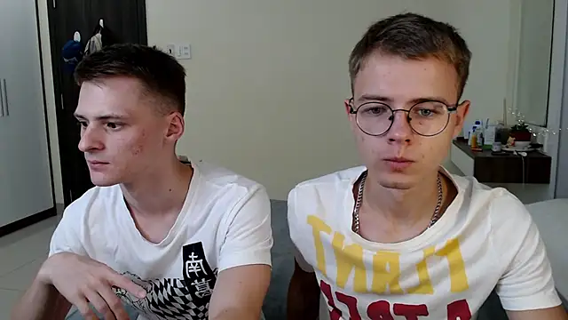 NikiKerryCum online show from April 9, 2:00 pm