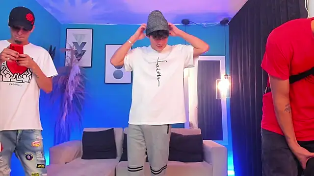 KingOfHeavens 2 online show from February 12, 6:15 am