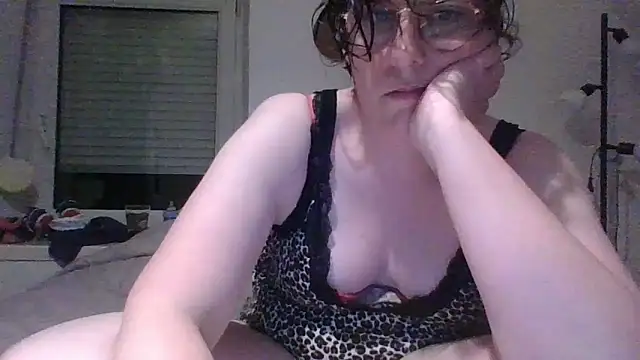 OIseauNoir88 online show from April 29, 7:30 pm