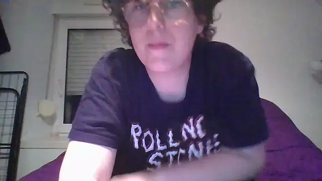 OIseauNoir88 online show from April 5, 7:57 pm