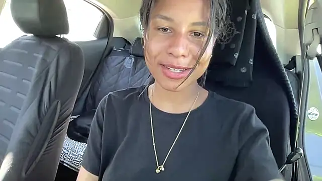 YaraEstelle online show from April 25, 1:41 pm