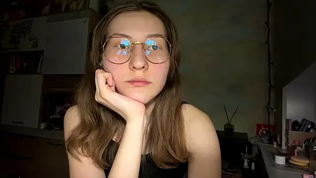 Miaaa Moon online show from March 25, 4:10 pm