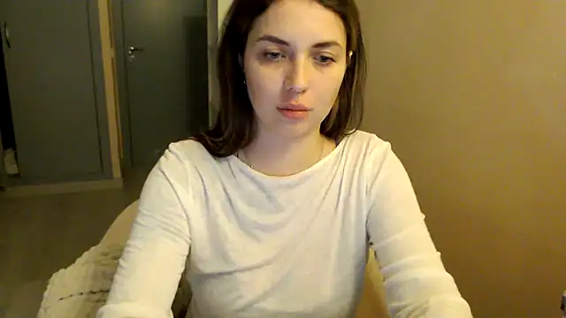 JuliaGraceOF online show from February 7, 10:57 pm