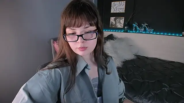 Maykinkya online show from March 25, 2:20 pm