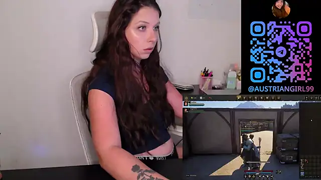 AustrianGirl99AtWork online show from April 19, 10:56 pm