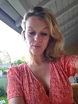 Couple-Kiwii-Orchidee-Boy online show from April 19, 6:10 pm