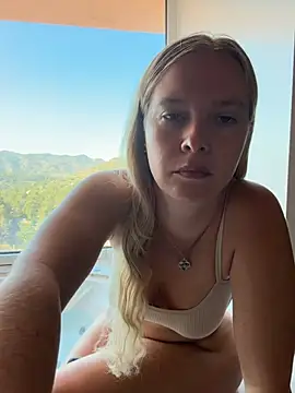 Ellie-rosee online show from June 25, 6:40 am