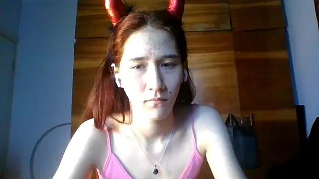 NickiKisinger online show from May 30, 7:39 am