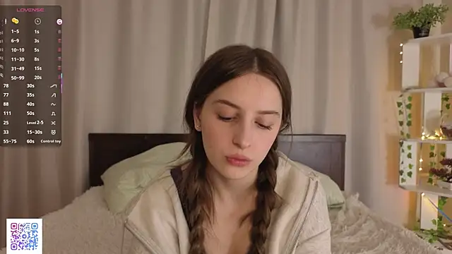 LeanneDinkle online show from March 22, 8:20 am