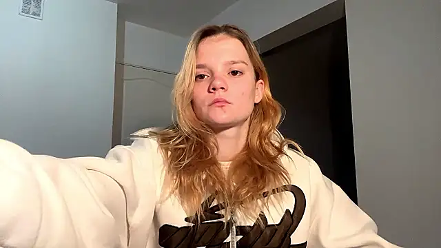 Tiffany Muse online show from March 22, 3:01 am