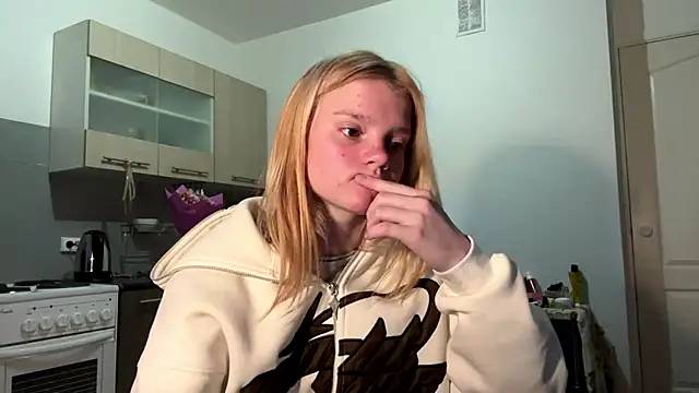 Tiffany Muse online show from April 19, 2:22 am