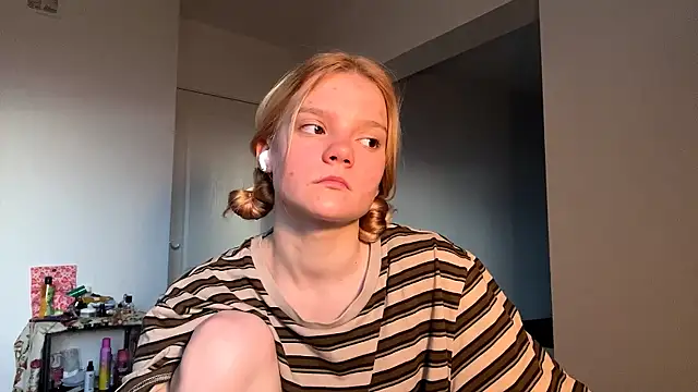 Tiffany Muse online show from April 4, 3:05 am