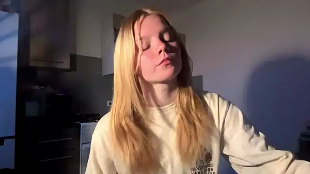 Tiffany Muse online show from April 18, 2:25 am