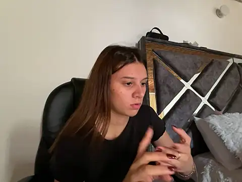 alison parkerr26 online show from February 4, 7:06 pm