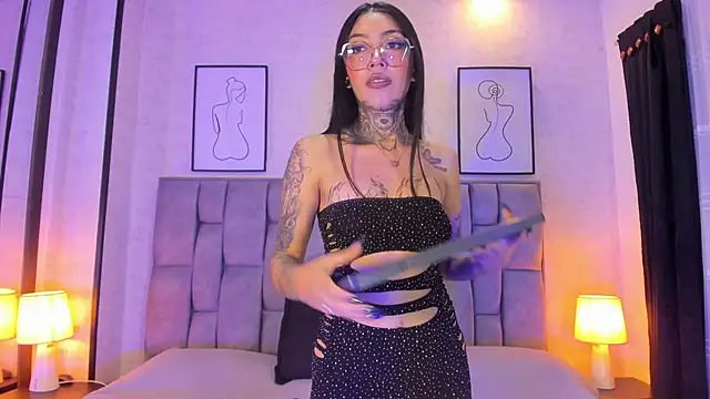 Ashley Blum  online show from May 9, 12:18 pm