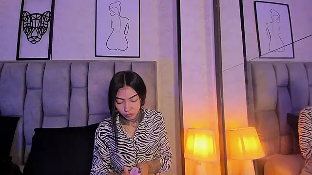 Ashley Blum  online show from May 31, 11:49 am