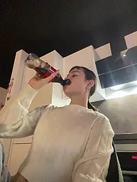 Just-Lilly online show from March 18, 11:53 pm