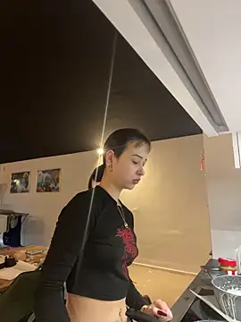 Just-Lilly online show from April 12, 2:53 pm