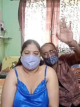 HoneyHush online show from February 5, 7:22 am