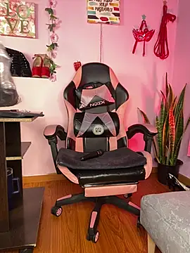 kenia thompsom01 online show from March 20, 2:38 am