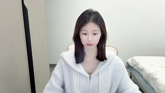 DYyyyyy-- online show from February 10, 12:30 pm