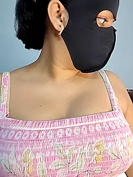 70upqm online show from July 24, 5:49 am