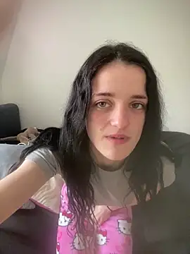 LeonieClaire online show from May 12, 11:28 am