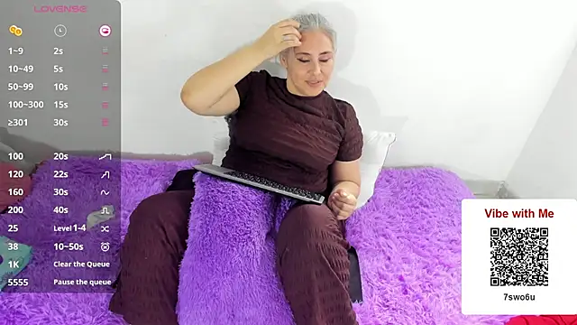 mature gold1 online show from February 4, 12:30 pm