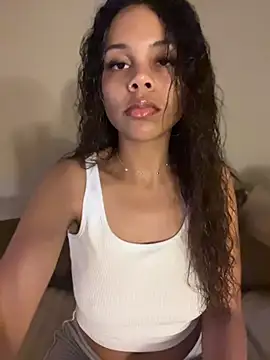 Petite Baddie online show from June 25, 3:06 am