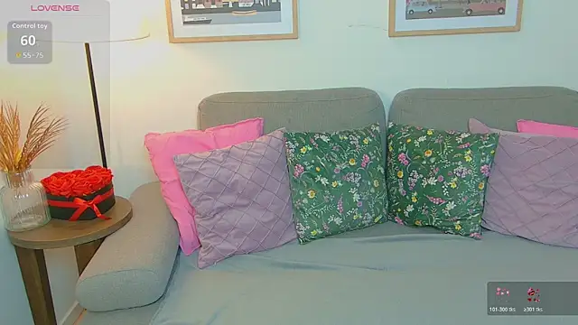 SinLuna  online show from April 1, 2:47 pm