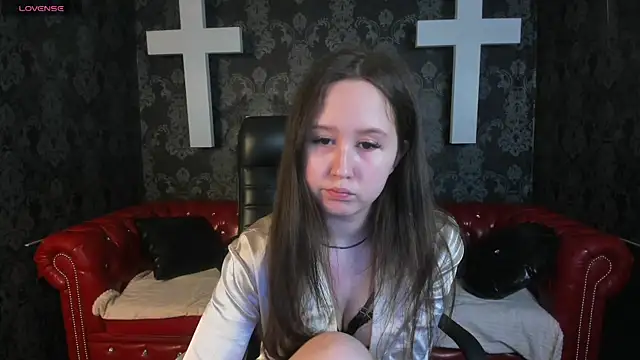 MonicaBev online show from April 8, 1:46 pm