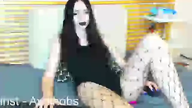 AvrilHobbs online show from July 29, 3:34 pm
