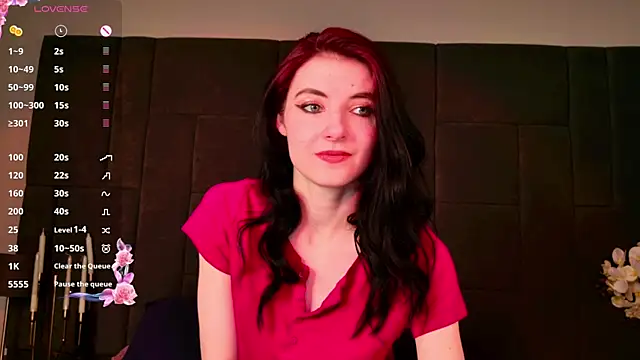 NicoleLuxe online show from April 28, 6:01 pm